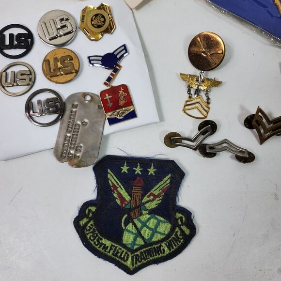 Vintage Militaria Military & Political Pin LOT Reseller Lot Collector Lot - Picture 2 of 4